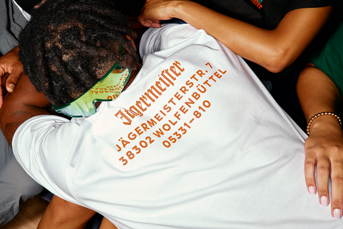 JM _INT_CORE_Merchandise_03_Group_213